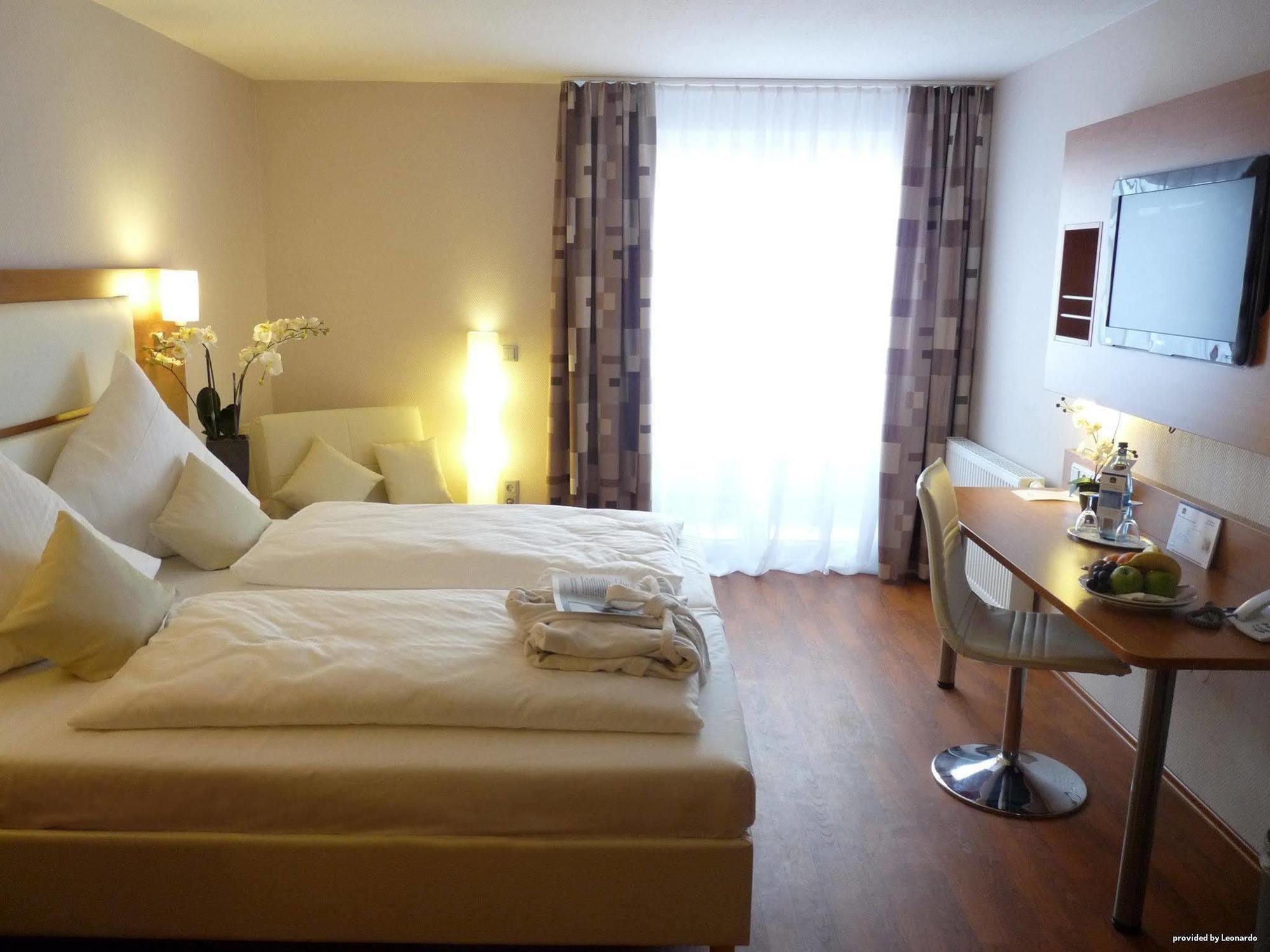 Plaza Inn هايلبرون الغرفة الصورة